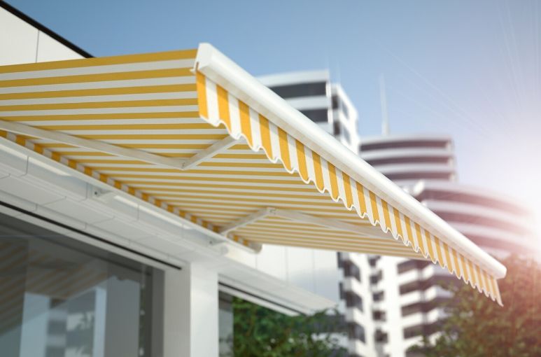5 Ways Awnings Can Improve Your Business